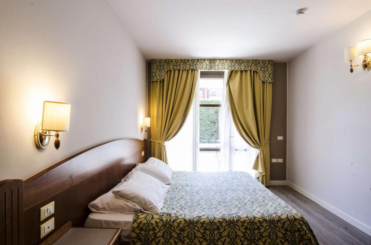 Hotel Smeraldo Lazise Exterior foto